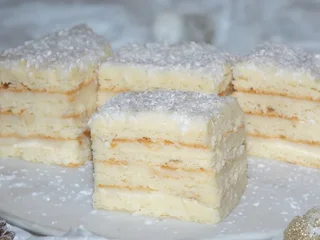 Prăjitura Albă ca Zăpada